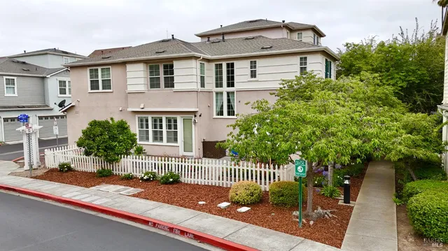 $749,000 | 2010 Appollo Court, Napa, CA 94559