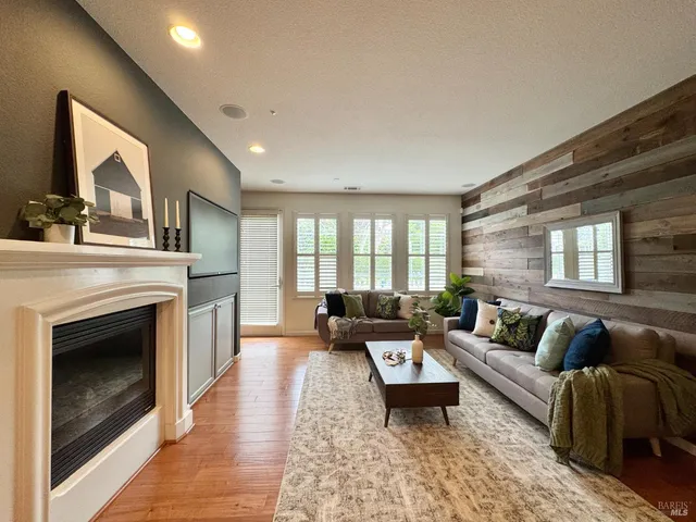 $749,000 | 2010 Appollo Court, Napa, CA 94559