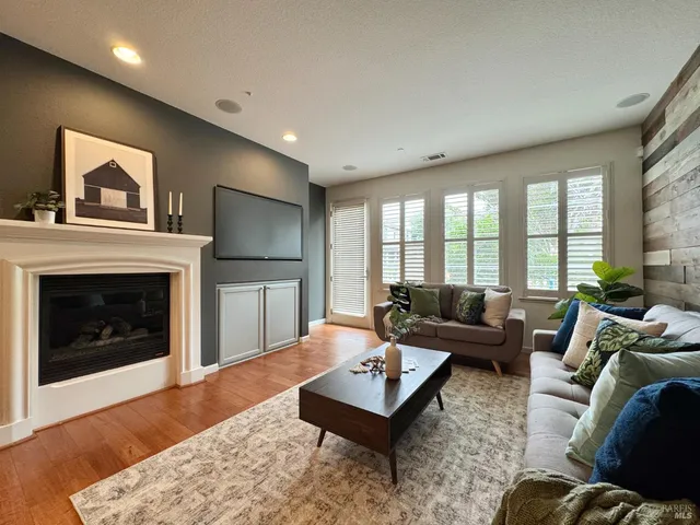 $749,000 | 2010 Appollo Court, Napa, CA 94559