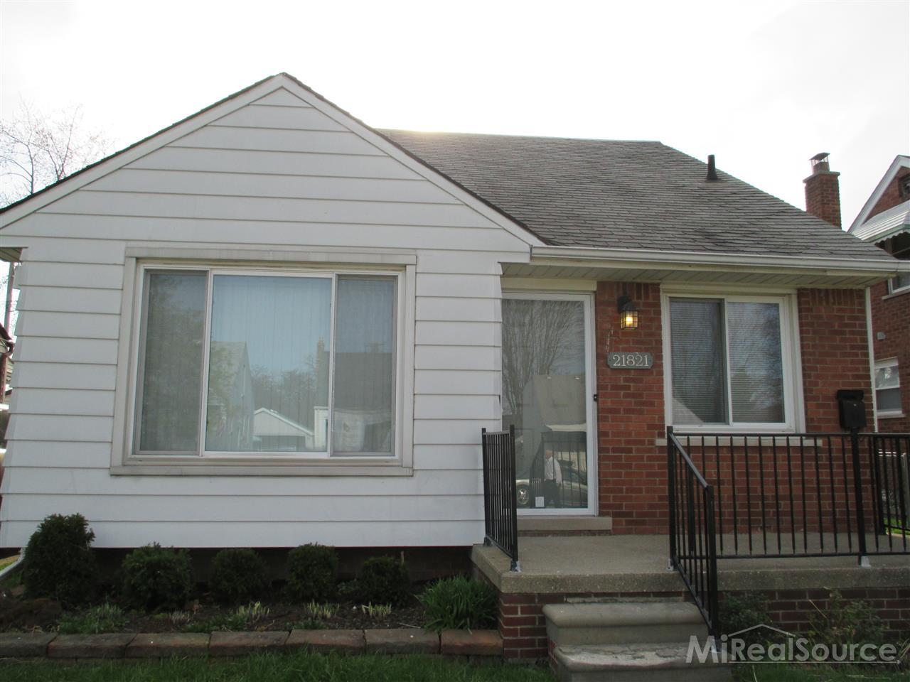 21821 Rausch Avenue Eastpointe, MI 48021 - Photo 1 of 15 31192182.JPG