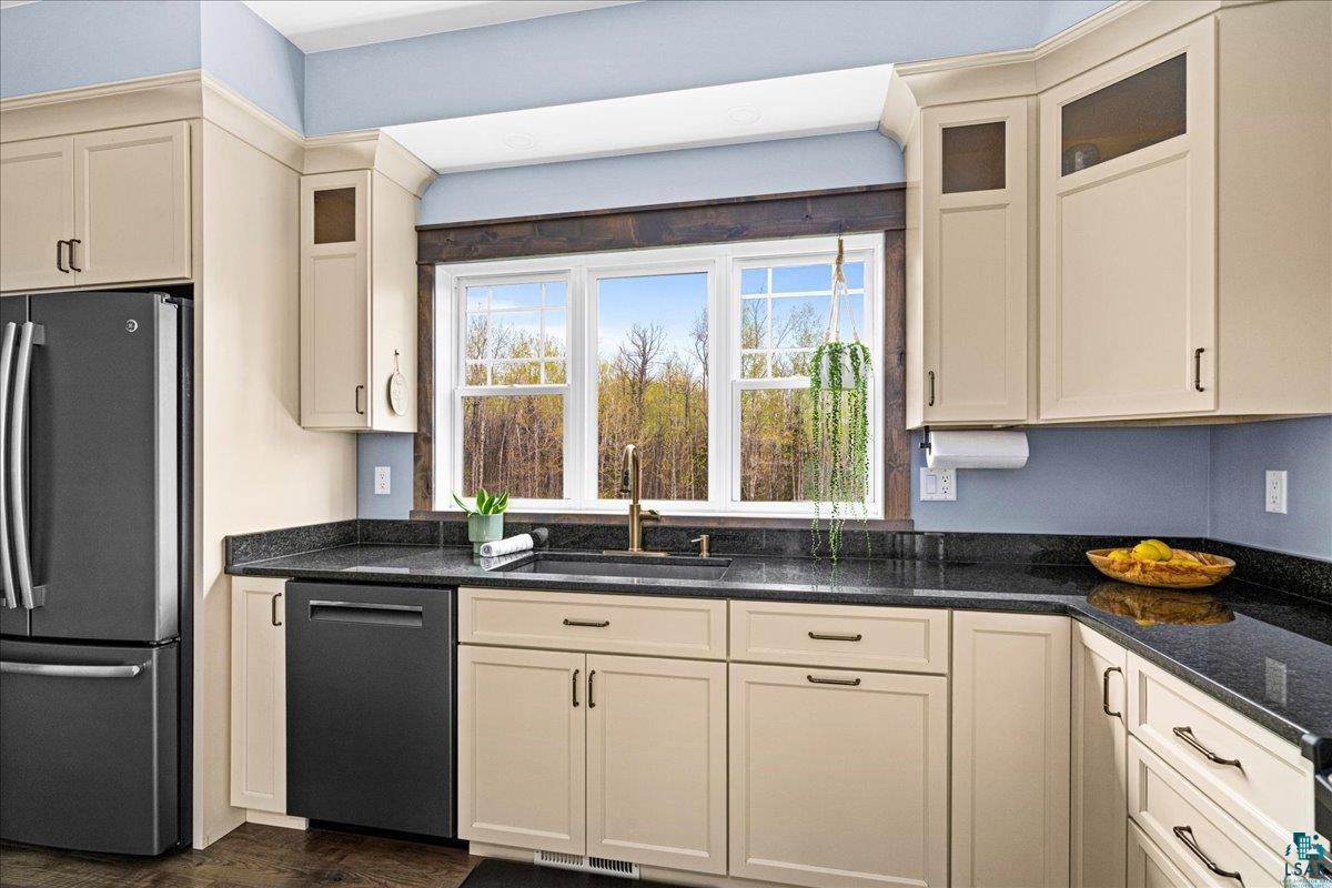 6364 Bergquist Road Duluth, MN 55804 - Photo 18 of 64