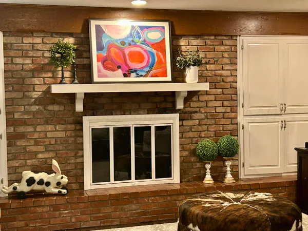 a sign that is on the side of a building