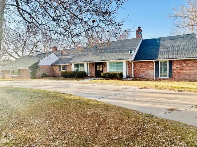 $299,000 | 201 East 4th Street, Higgins, TX 79046