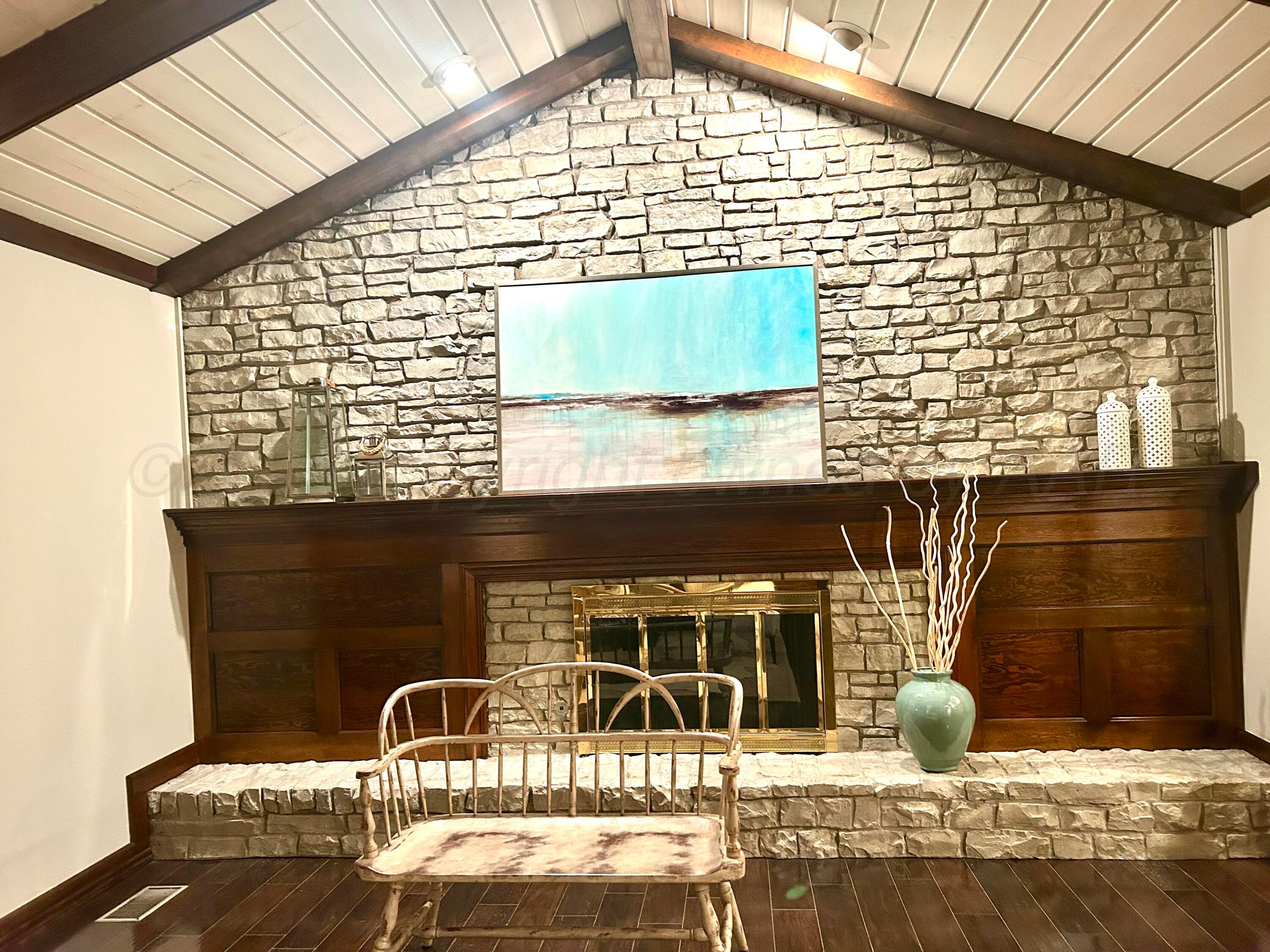 201 East 4th Street Higgins, TX 79046 - Photo 4 of 27 a front view of a house with garden