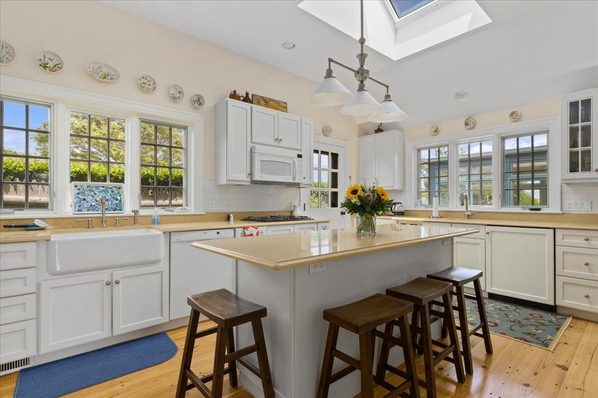 162 Shore Road Chatham, MA 02633 - Photo 11 of 59 10-162Sho-145