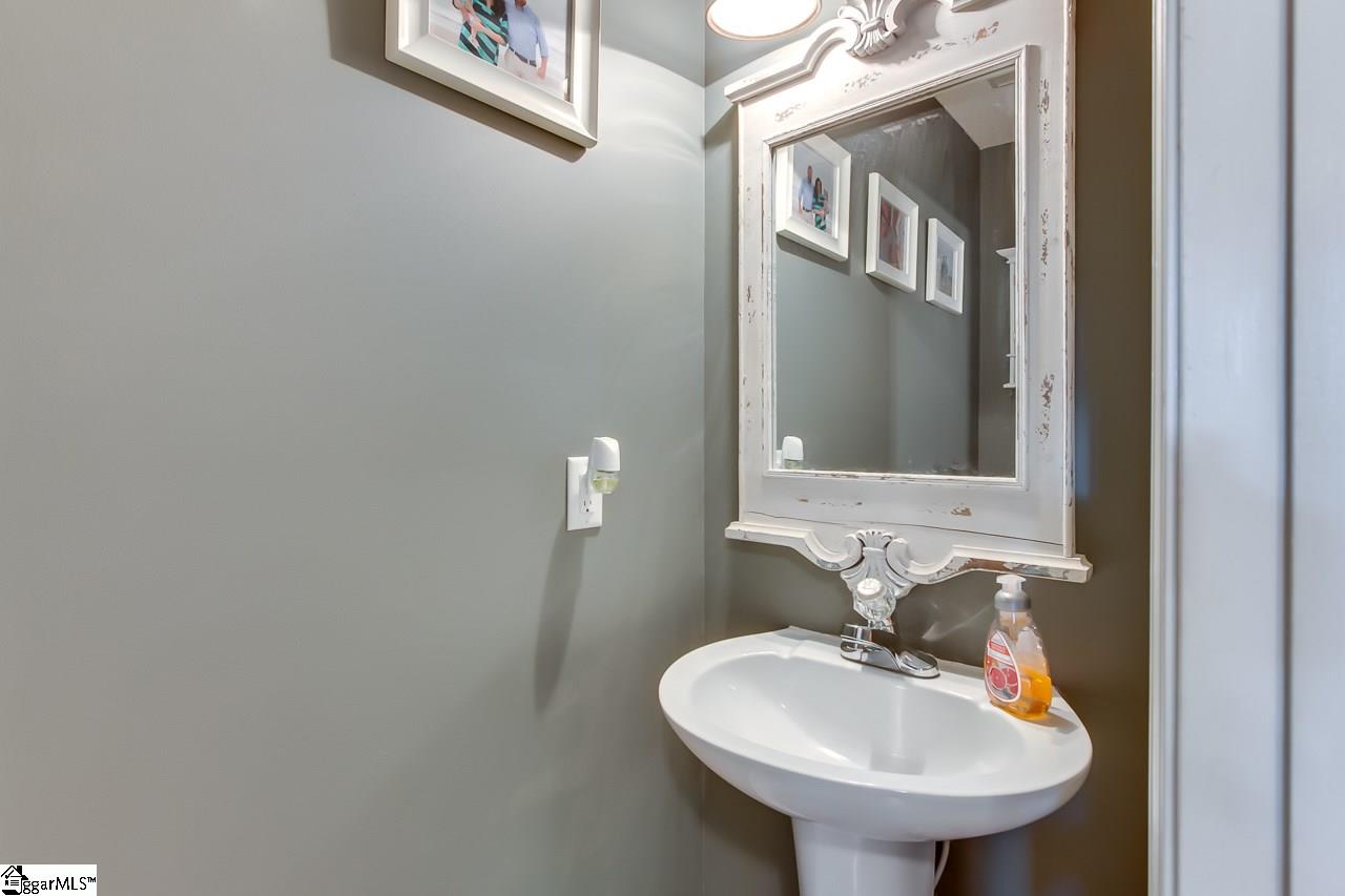 420 Ridgeway Court Easley, SC 29640 - Photo 8 of 36