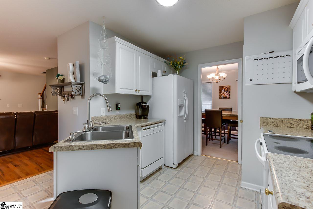420 Ridgeway Court Easley, SC 29640 - Photo 10 of 36