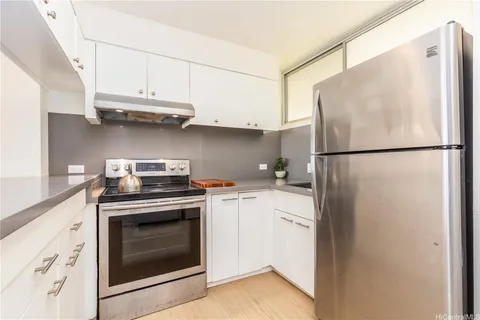 $500,000 | 555 University Avenue, Unit 3503, Honolulu, HI 96826