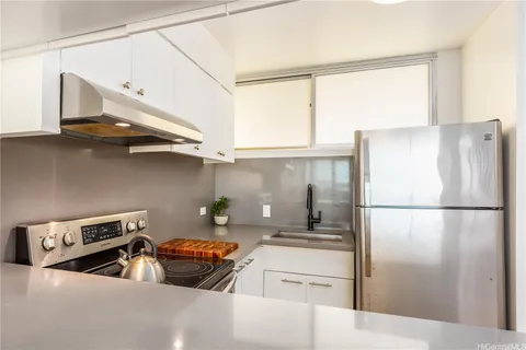 $500,000 | 555 University Avenue, Unit 3503, Honolulu, HI 96826