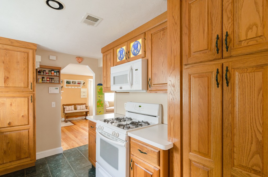 15 Edgemere Road Quincy, MA 02169 - Photo 7 of 21 Gallery Image 7