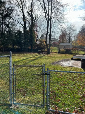 a view of a tennis court