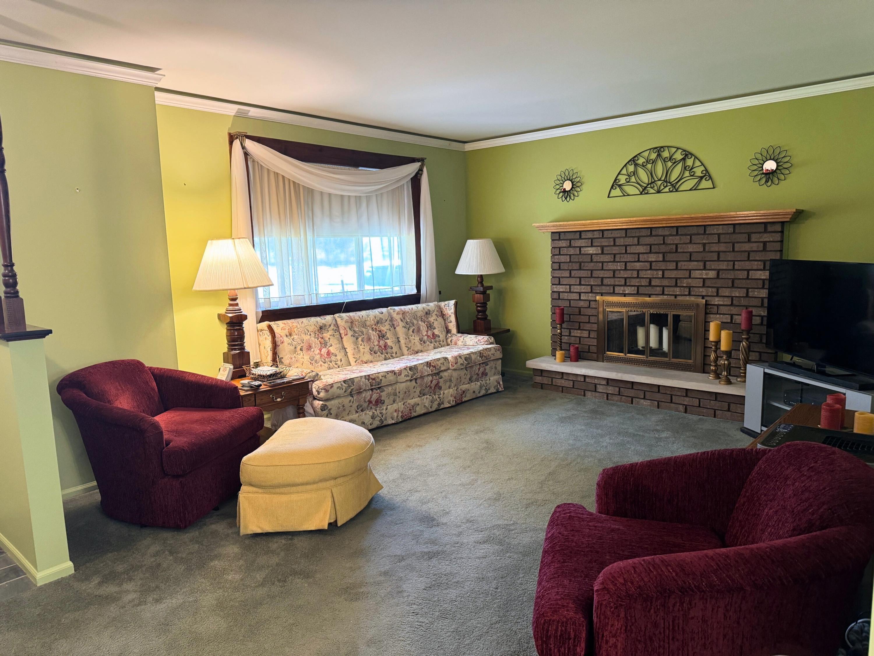 10146 Elms Road Montrose, MI 48457 - Photo 3 of 40 50153405-c8591ef7-8741-461f-a76d-ac0fb6267ace.JPG
