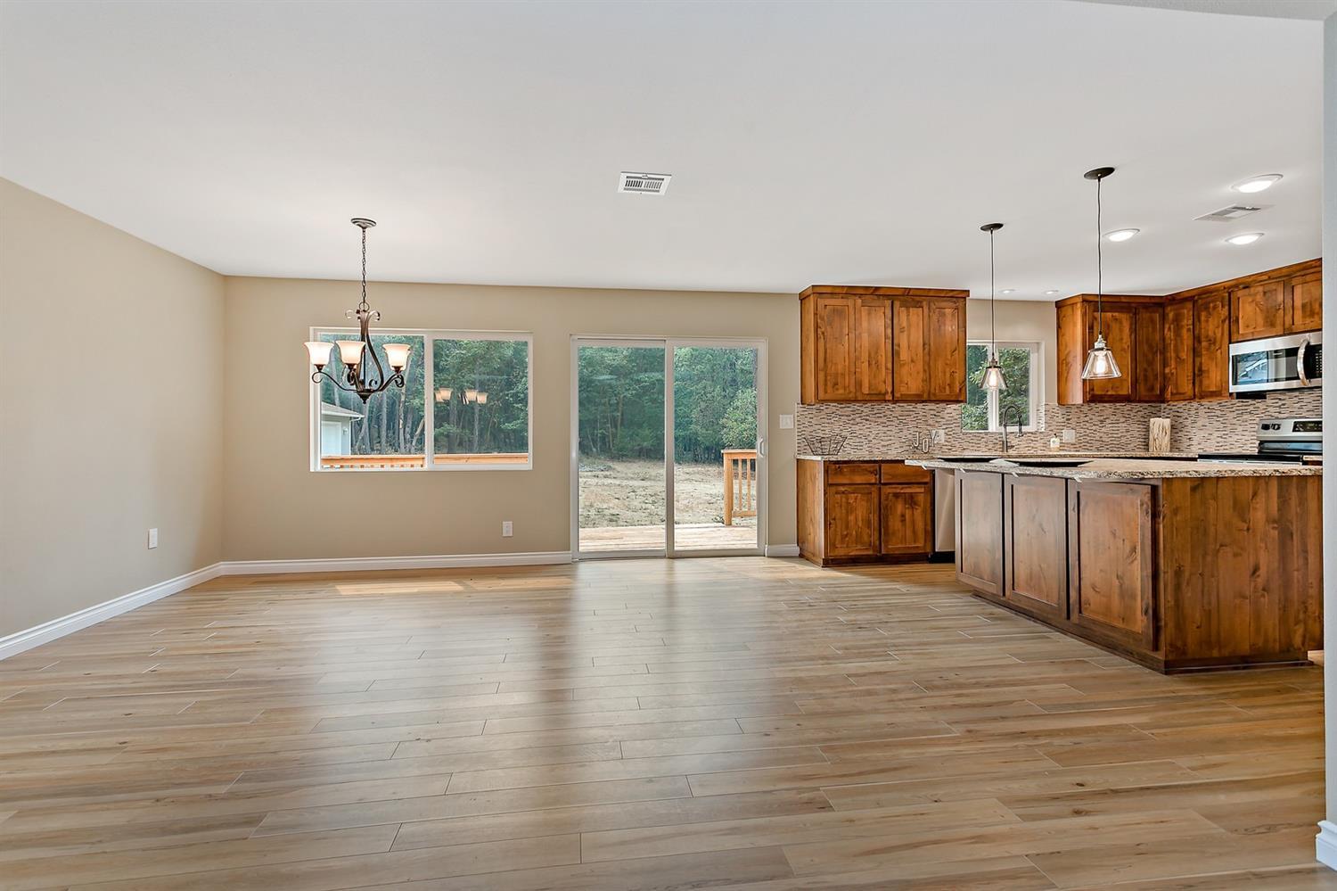 372 Colin Road Grants Pass, OR 97527 - Photo 7 of 34 Additional Photo