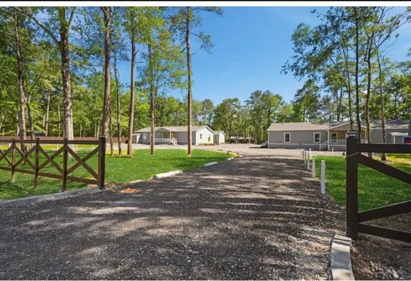 $1,300 | 20774 Stevens, New Caney, TX 77357