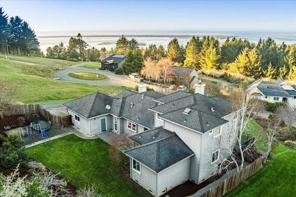 $835,000 | 111 Evergreen Lane, Humboldt Hill, CA 95503