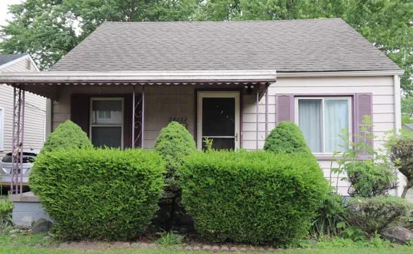 $116,000 | 24252 Tuscany Avenue, Eastpointe, MI 48021