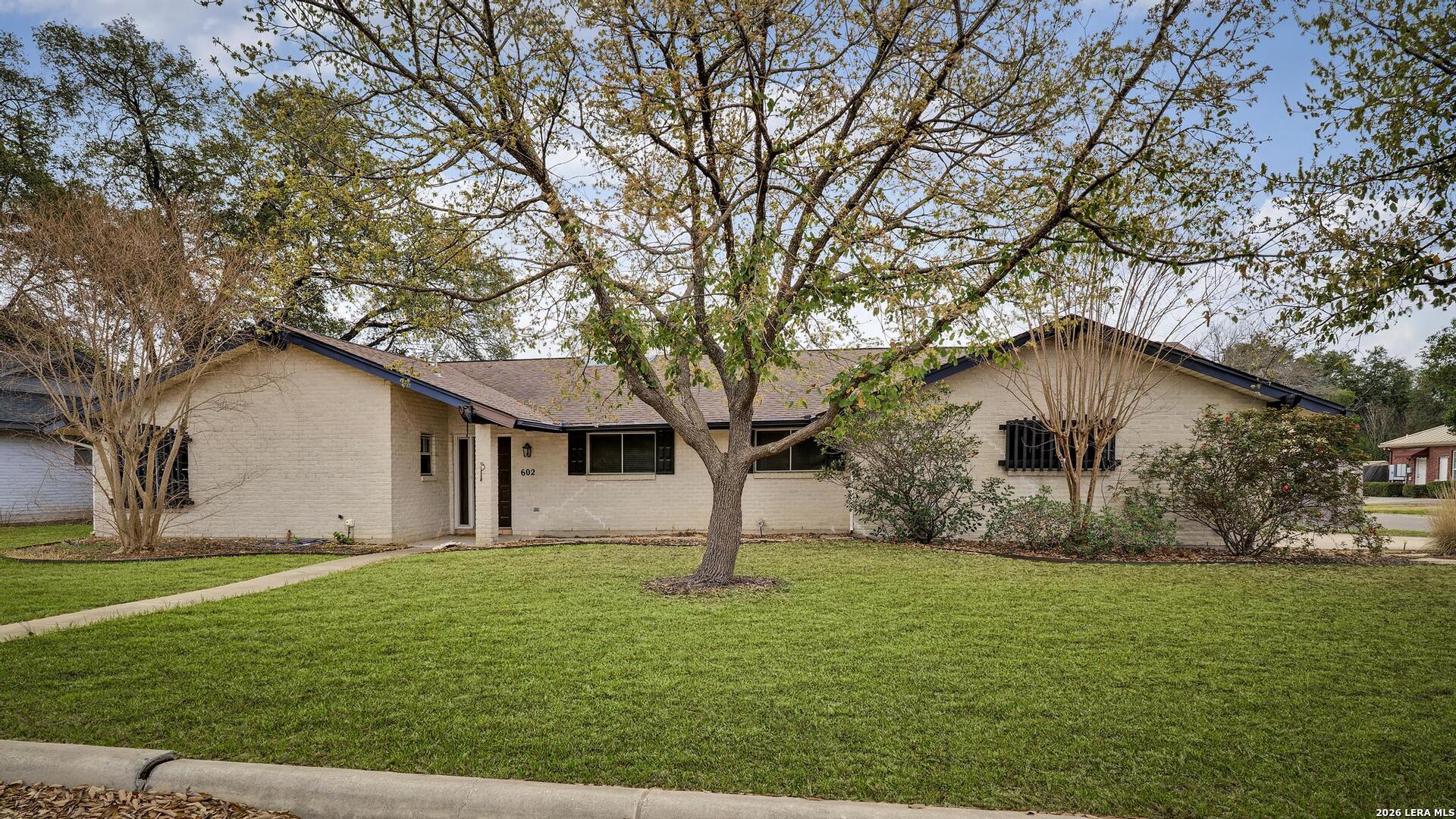 602 Moorside Drive Windcrest, TX 78239 - Photo 3 of 25