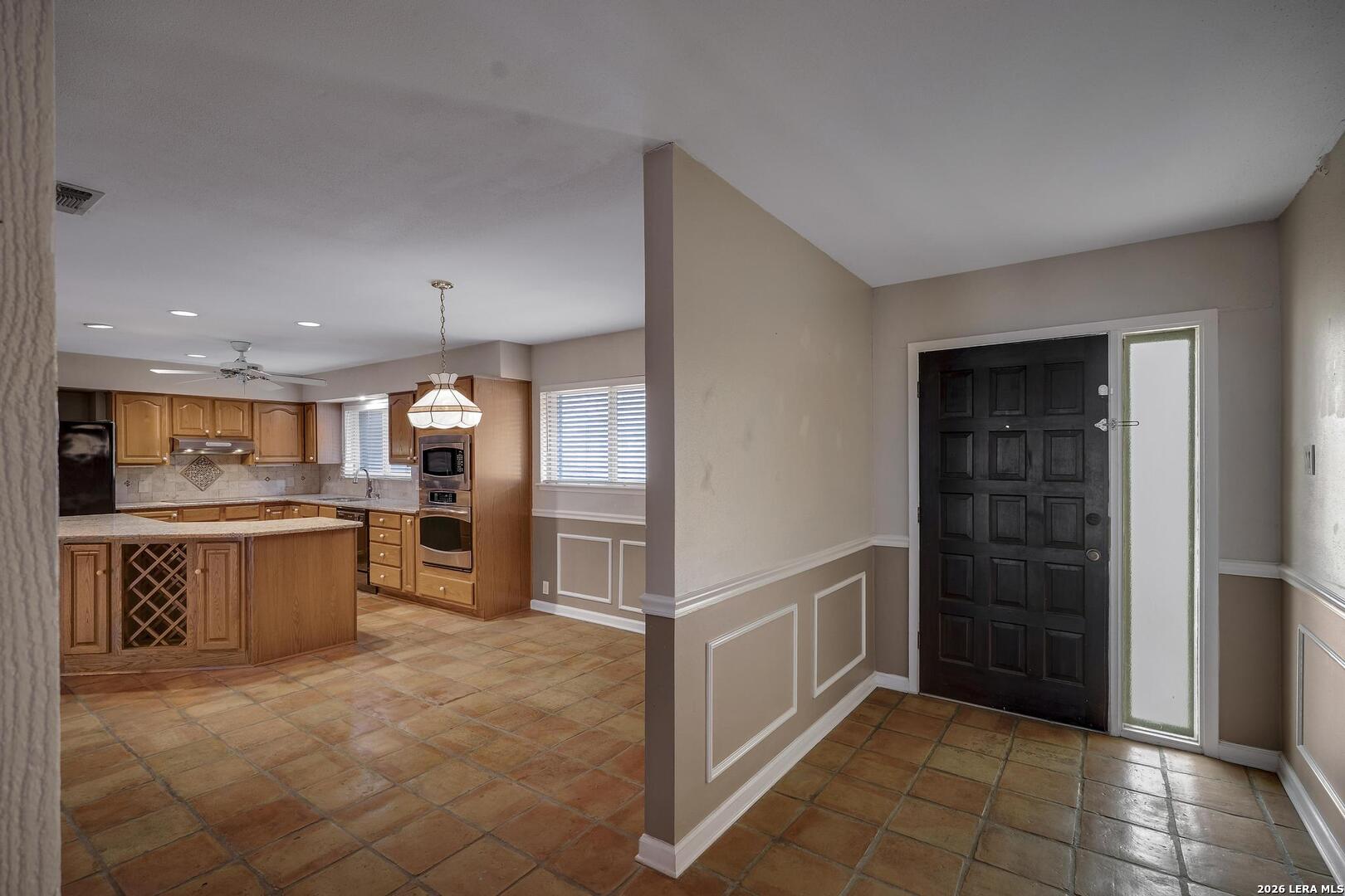 602 Moorside Drive Windcrest, TX 78239 - Photo 4 of 25