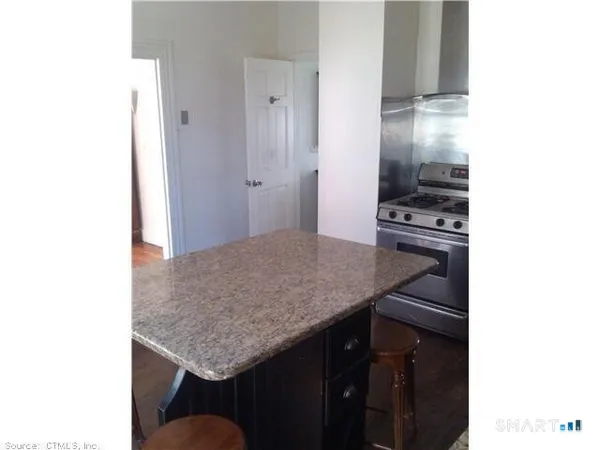 $2,300 | 347 Sherman Avenue, New Haven, CT 06511