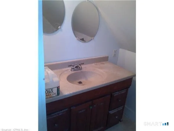 $2,300 | 347 Sherman Avenue, New Haven, CT 06511