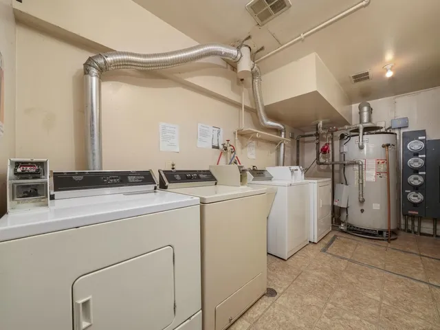 $169,900 | 4917 West 109th Street, Unit 202, Oak Lawn, IL 60453