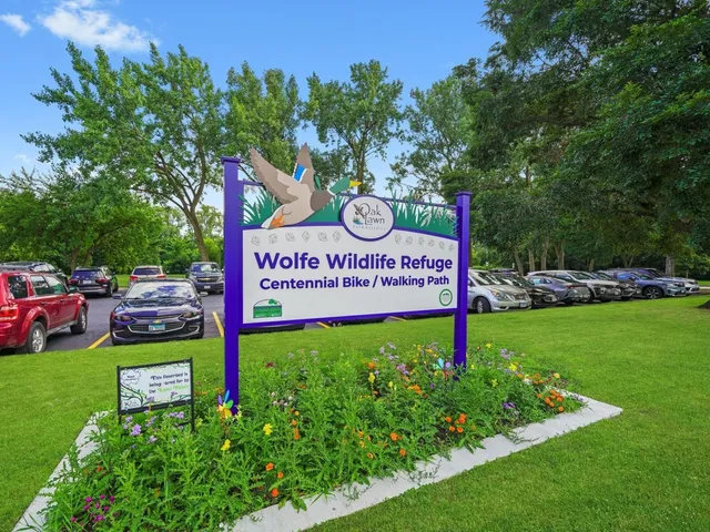 $169,900 | 4917 West 109th Street, Unit 202, Oak Lawn, IL 60453