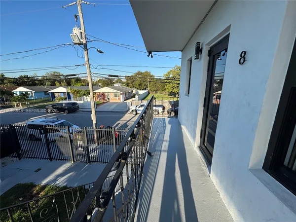 $1,600 | 1971 Northwest 2nd Court, Unit 8, Miami, FL 33136