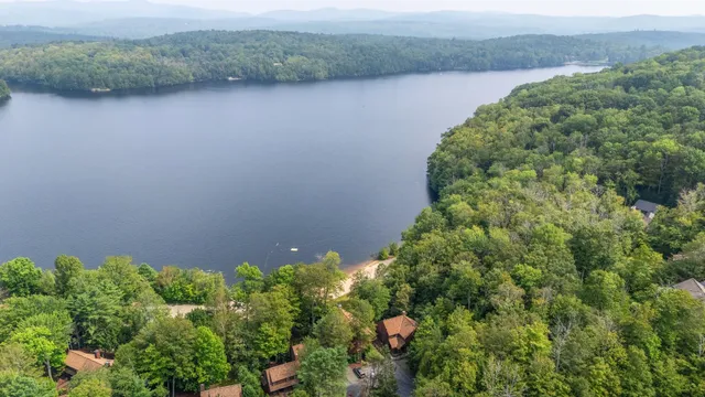 $399,999 | 49 Old Beach Circle, Grantham, NH 03753