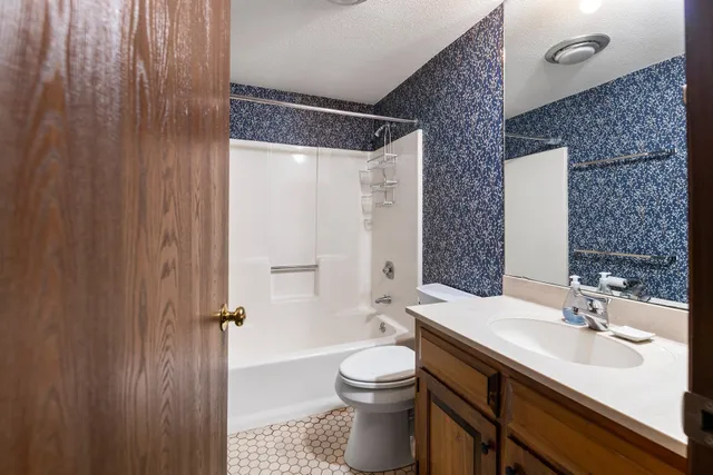 $399,999 | 49 Old Beach Circle, Grantham, NH 03753