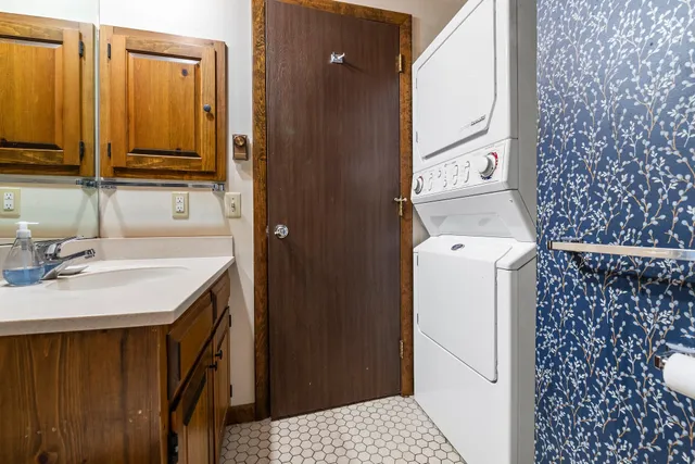 $399,999 | 49 Old Beach Circle, Grantham, NH 03753