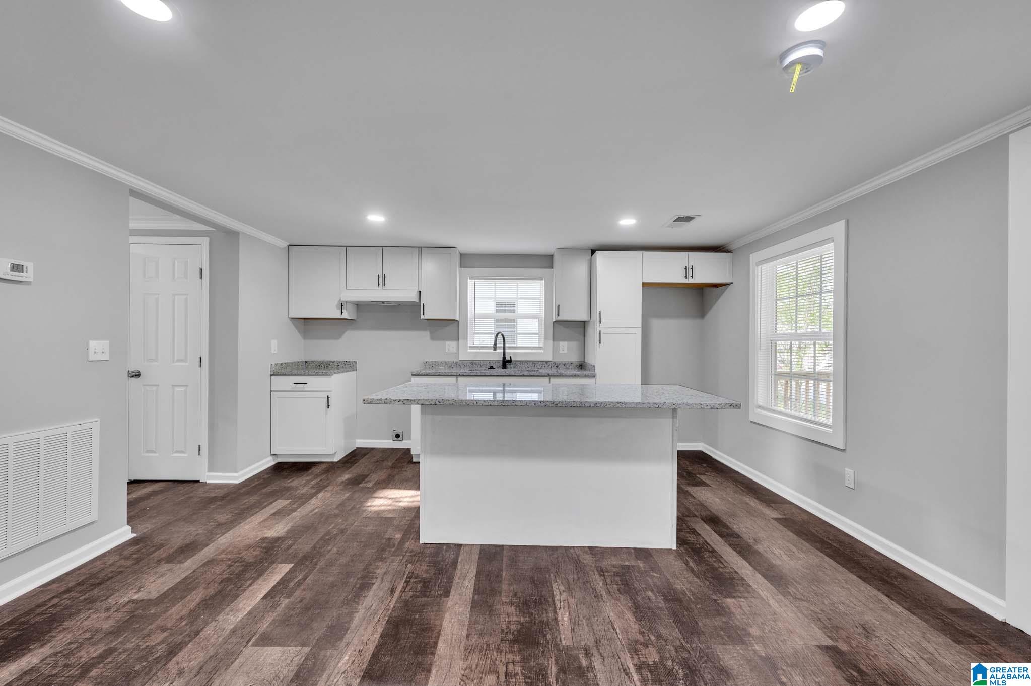 300 6th Street Docena, AL 35060 - Photo 7 of 31