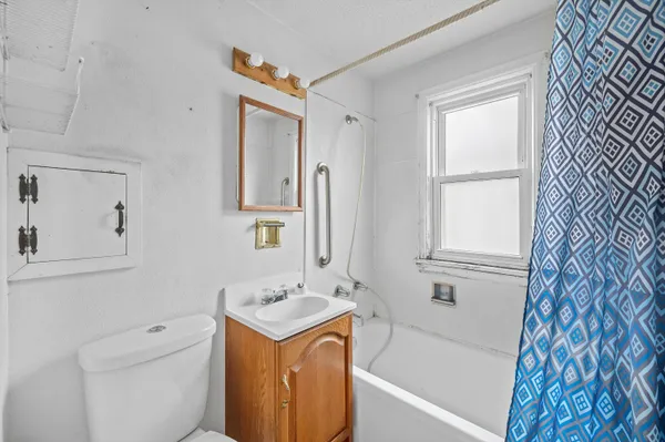 $149,900 | 2815 South 91st Street, West Allis, WI 53227