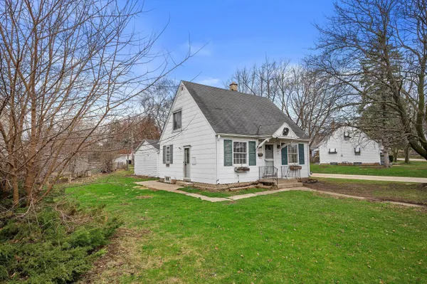 $149,900 | 2815 South 91st Street, West Allis, WI 53227