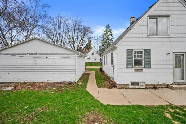 $149,900 | 2815 South 91st Street, West Allis, WI 53227