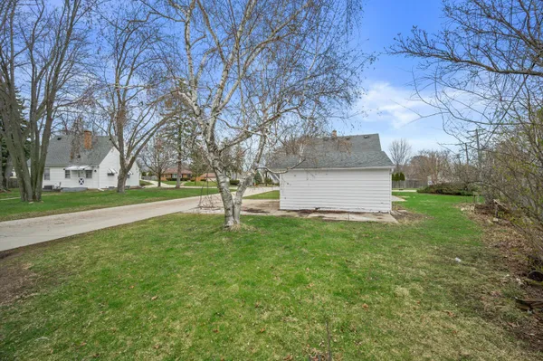 $149,900 | 2815 South 91st Street, West Allis, WI 53227