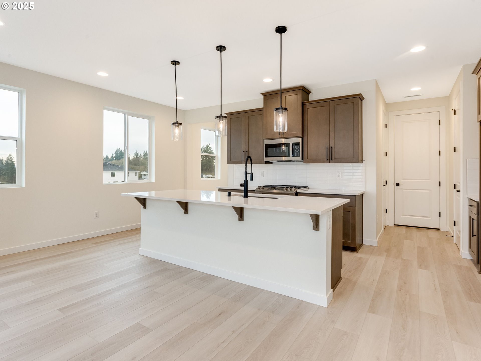 1019 Northwest 178th Street Ridgefield, WA 98642 - Photo 4 of 43 Gallery Image 4