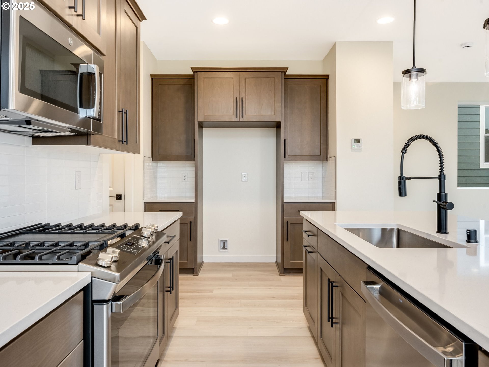 1019 Northwest 178th Street Ridgefield, WA 98642 - Photo 6 of 43 Gallery Image 6