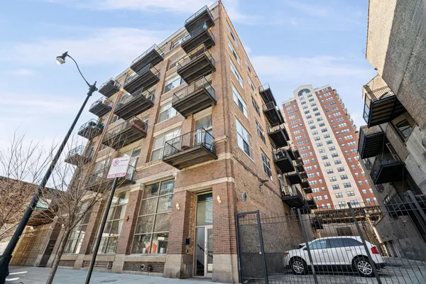 $245,000 | 1528 South Wabash Avenue, Unit 304, Chicago, IL 60605