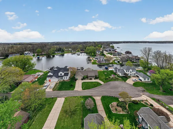 $849,900 | 62546 Diamond View Drive, Cassopolis, MI 49031