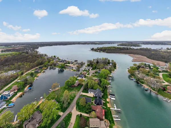 $849,900 | 62546 Diamond View Drive, Cassopolis, MI 49031