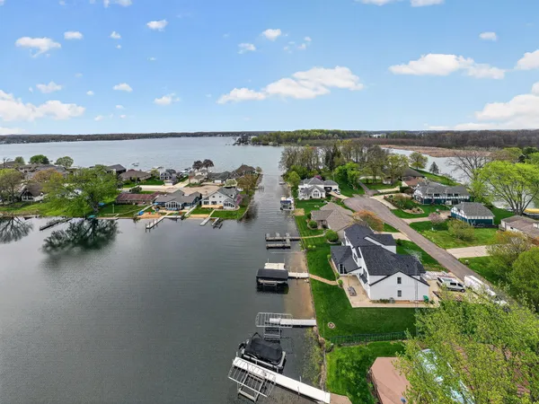 $849,900 | 62546 Diamond View Drive, Cassopolis, MI 49031