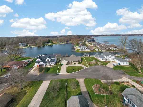 $849,900 | 62546 Diamond View Drive, Cassopolis, MI 49031