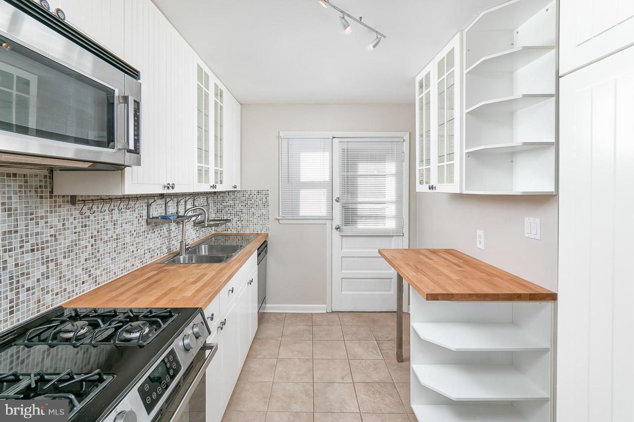 2125 Pitney Road Baltimore, MD 21234 - Photo 12 of 30 Kitchen