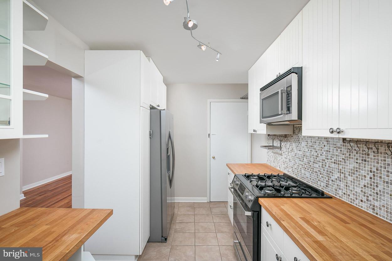 2125 Pitney Road Baltimore, MD 21234 - Photo 13 of 30 Kitchen