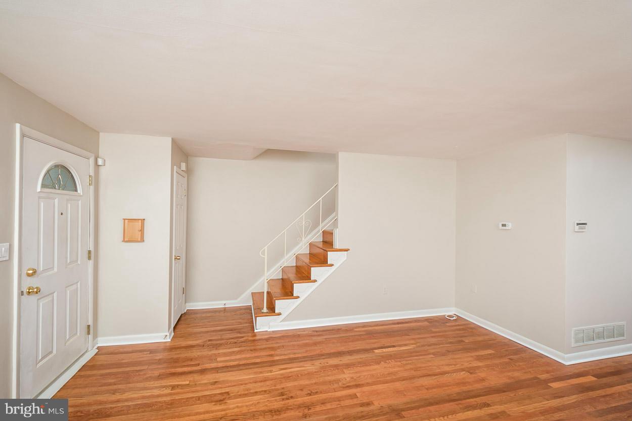 2125 Pitney Road Baltimore, MD 21234 - Photo 5 of 30 Living Room