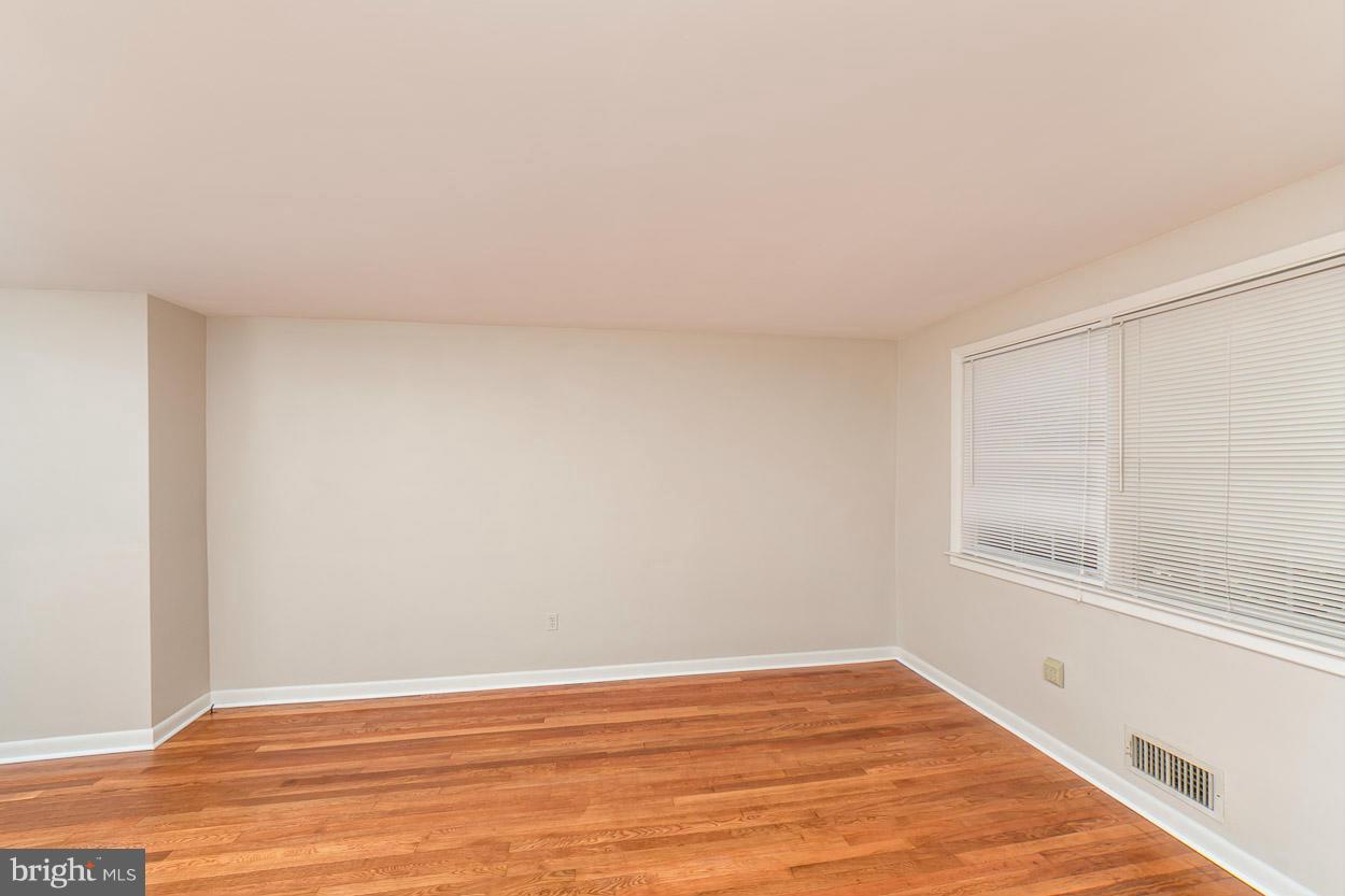 2125 Pitney Road Baltimore, MD 21234 - Photo 7 of 30 Living Room