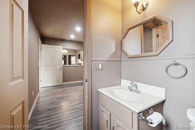47324 Roland Street Utica, MI 48317 - Photo 27 of 34