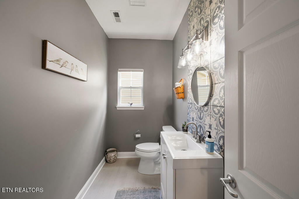 3530 Pebblebrook Way Knoxville, TN 37921 - Photo 27 of 41 Half bath