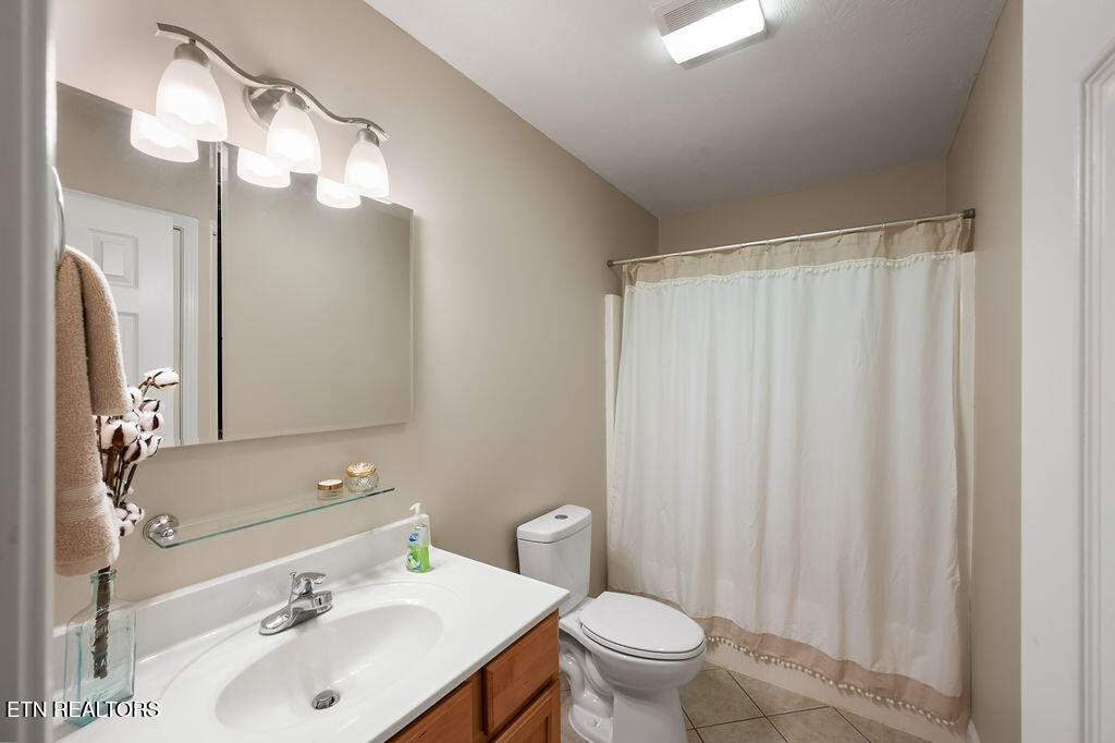 3530 Pebblebrook Way Knoxville, TN 37921 - Photo 37 of 41 Hall full bath upstairs