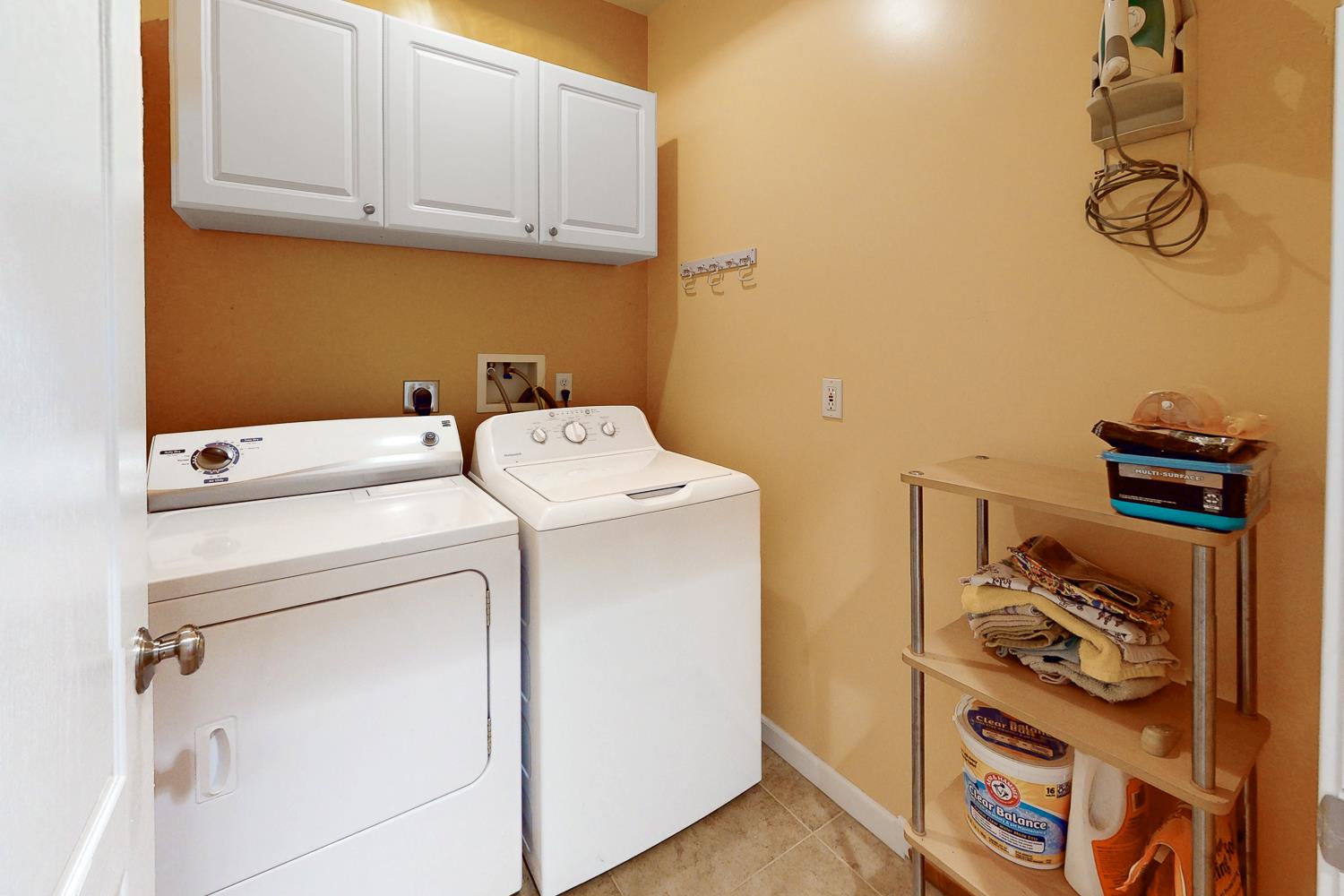 1835 Magnolia Street Gridley, CA 95948 - Photo 43 of 53 a utility room with dryer and washer
